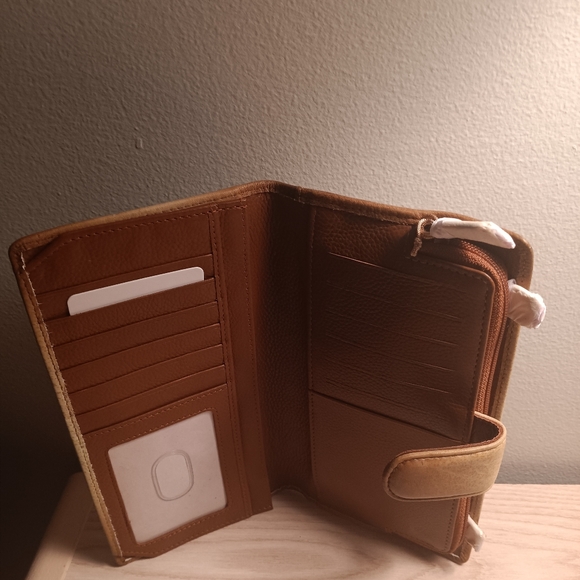 Wallet - Picture 3 of 5
